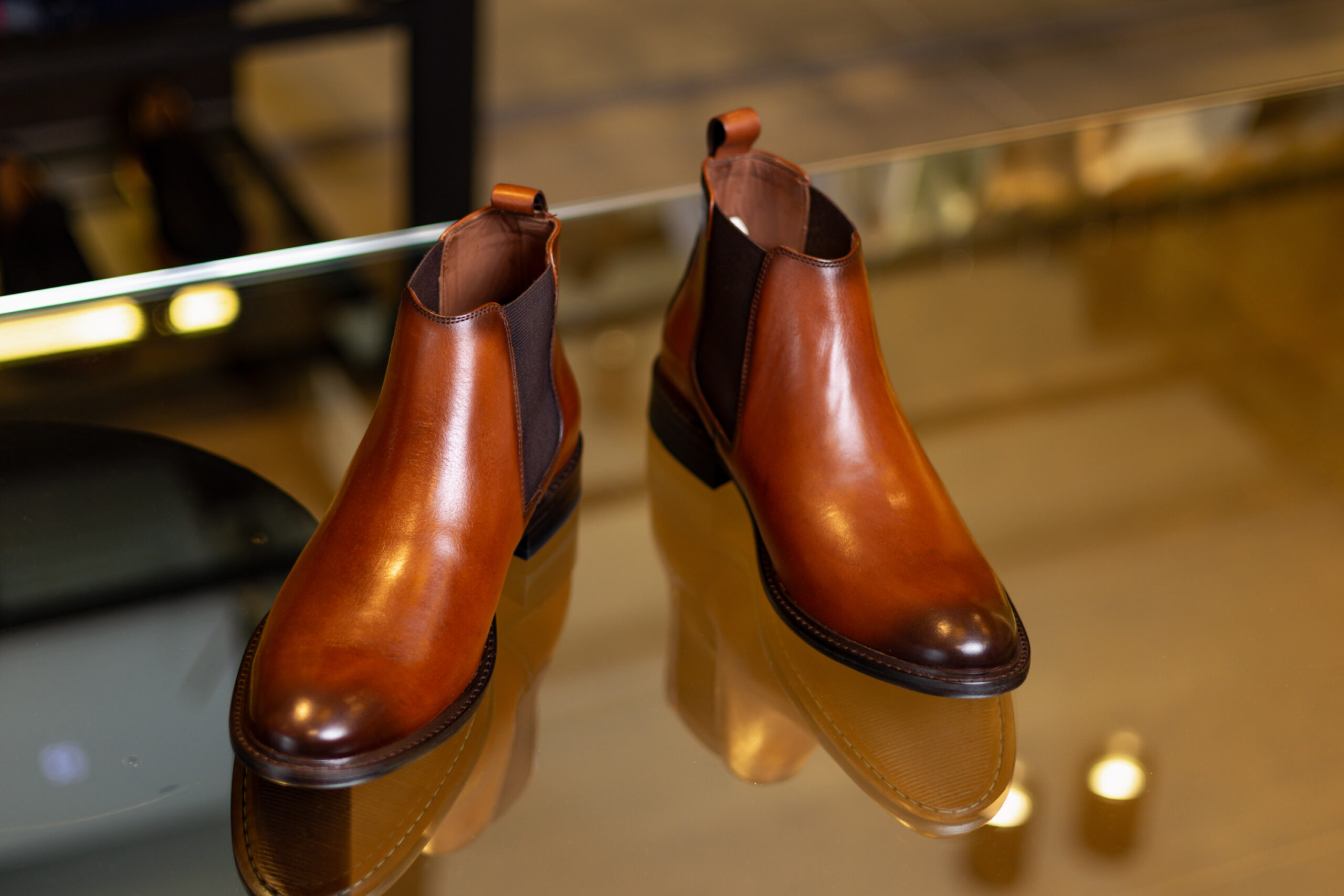 bota chelsea marrom